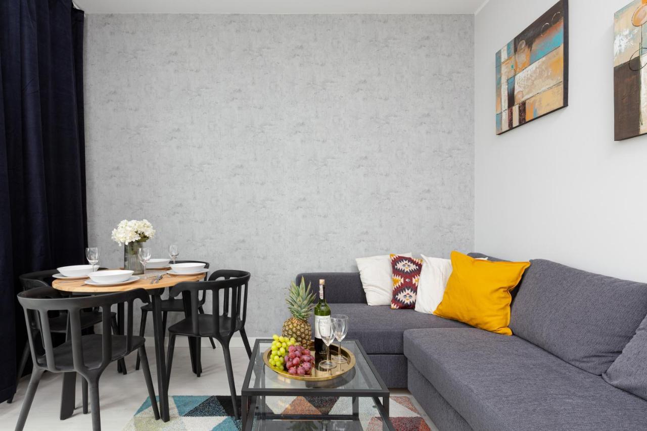 Business Center Apartments Warsaw Wola By Noclegi Renters 外观 照片