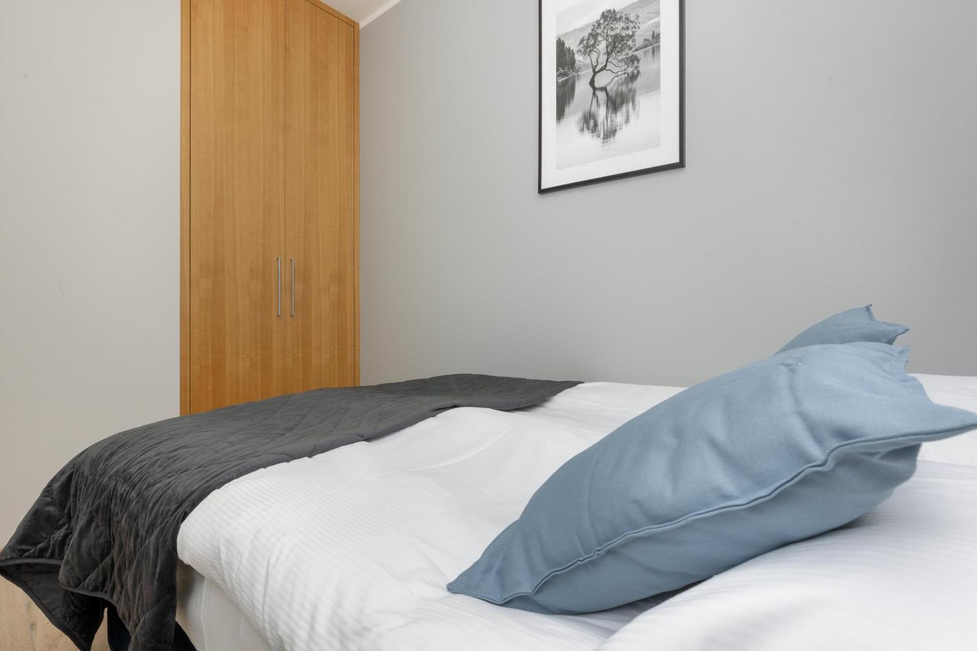 Business Center Apartments Warsaw Wola By Noclegi Renters 外观 照片